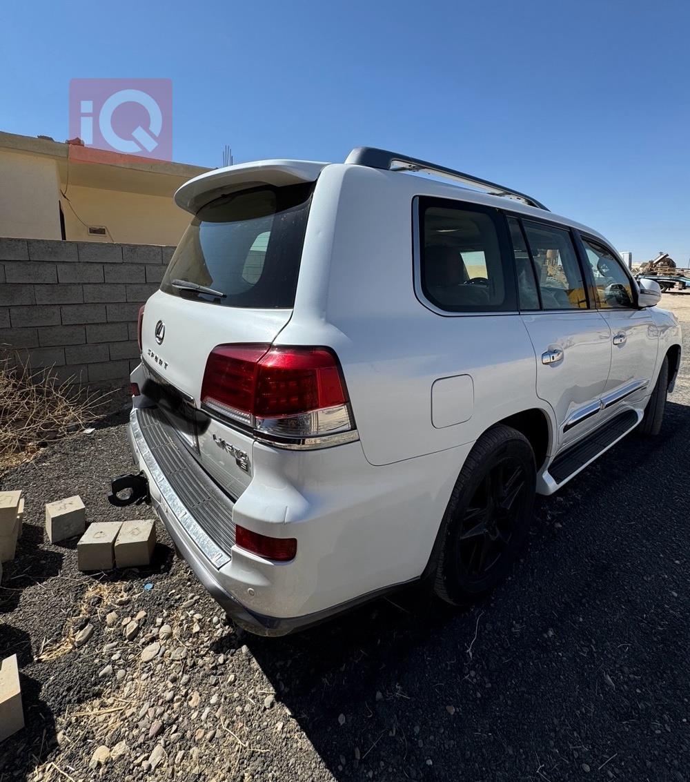 Lexus LX